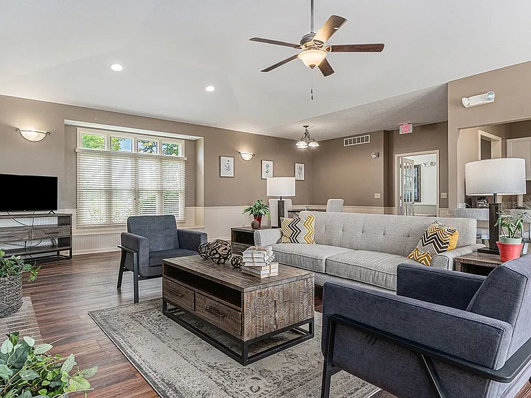 Colonial Pointe at Fairview Apartments — Photo 31