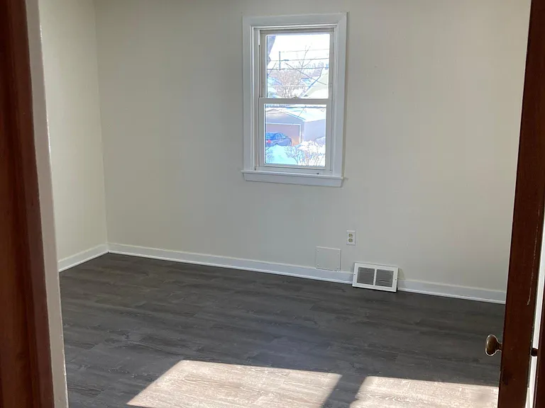 349 Fredericka St — Photo 1