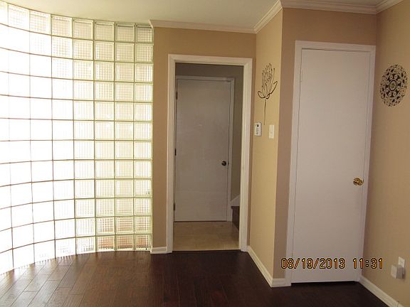 4th image of 2206 Driscoll St #A