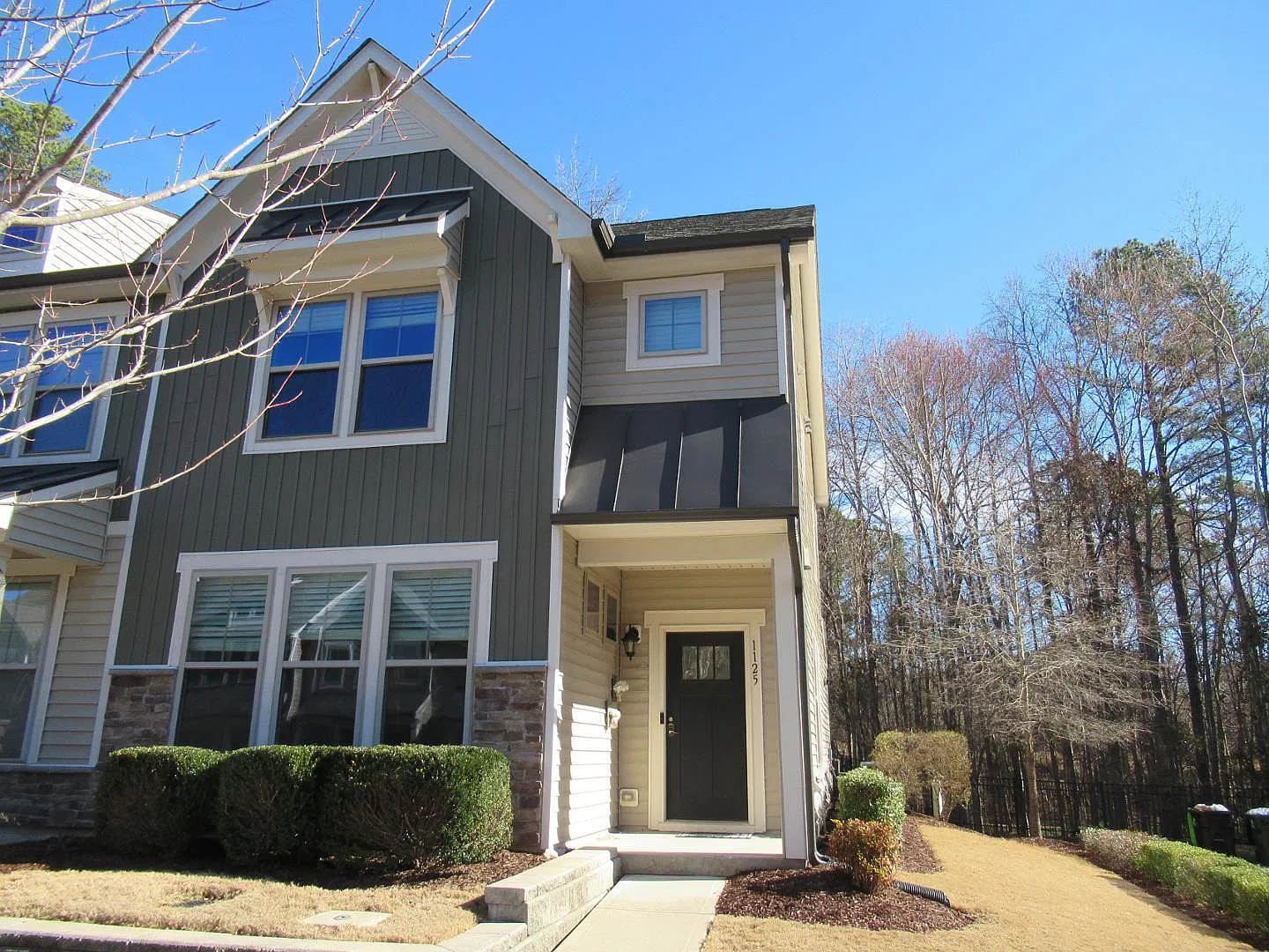 3 bed, 3.5 bath, 2092 sqft, $1,950 — Photo 2