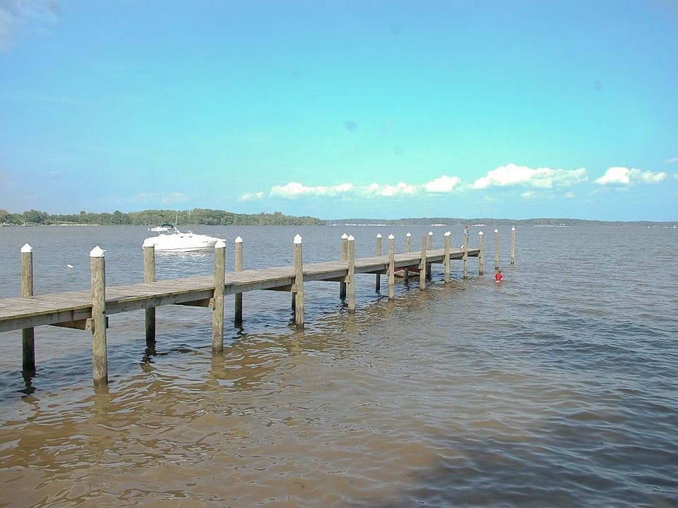 Private community dock