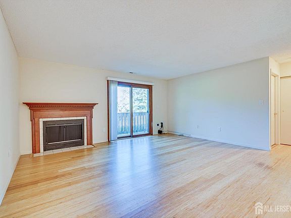3rd image of 115 Ravens Crest Dr