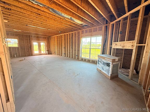 4th image of 892 Campbell Hill Rd