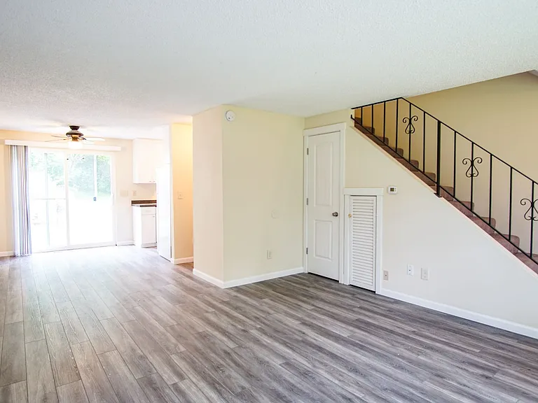 3595 Cedaroak Dr #20 — Photo 5