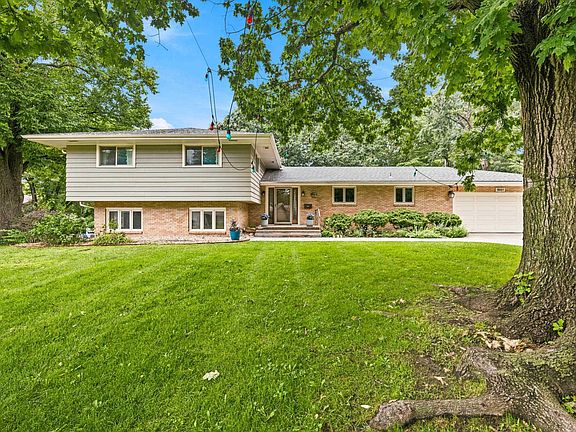 2nd image of 1851 Virginia Dr