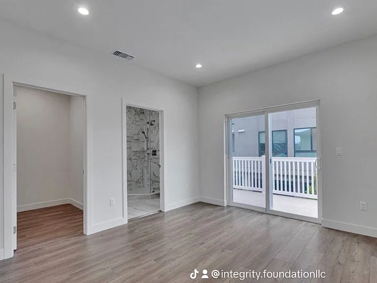 6744 Radford Ave — Photo 29