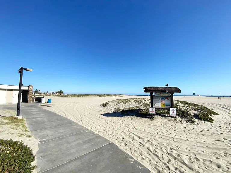 221 Ocean Dr — Photo 27