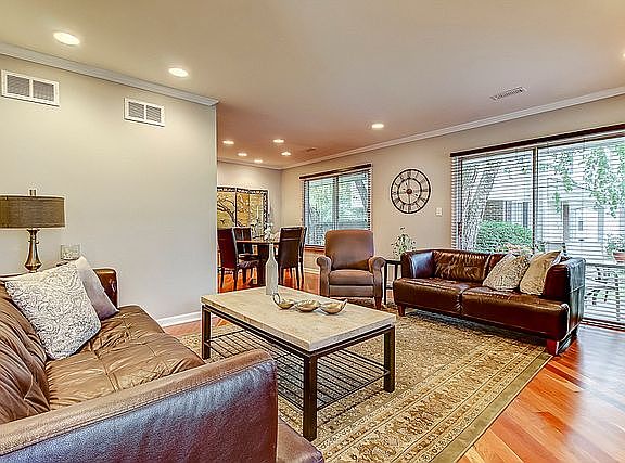 3rd image of 1346 Barclay Ln