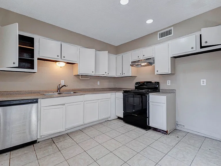 7140 S Dairy Ashford Rd — Photo 14