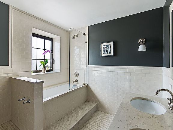 4th image of 440 E 57th St Unit Penthouse