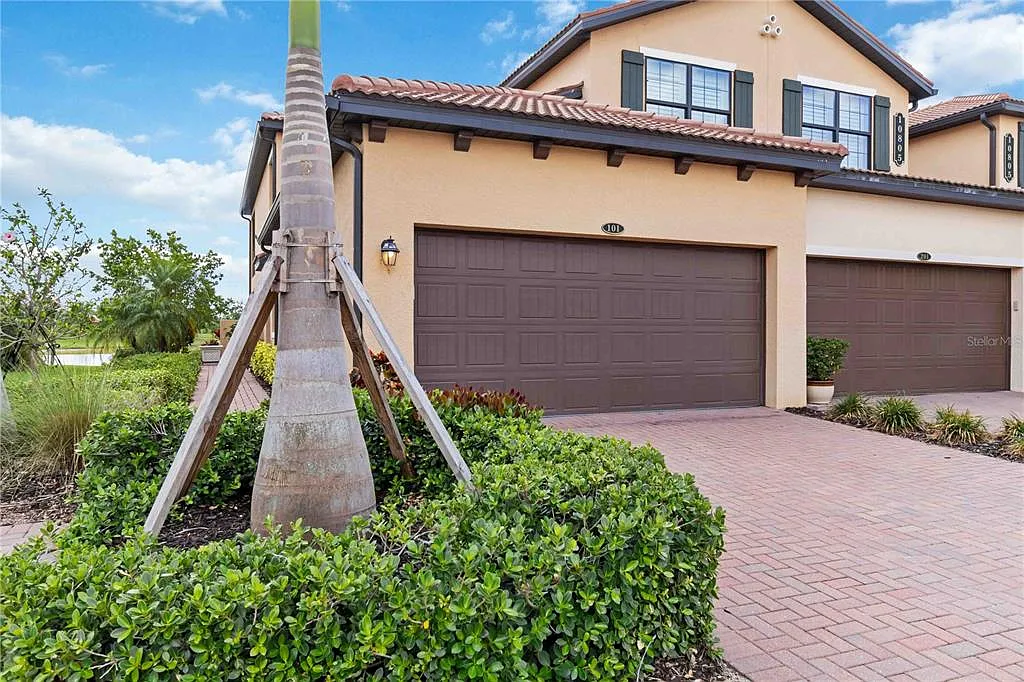 3 bed, 2.0 bath, 1737 sqft, $7,500 — Photo 3