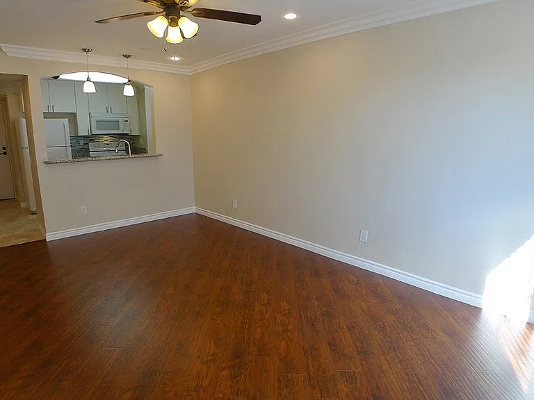 Villa De Adel Apts — Photo 69