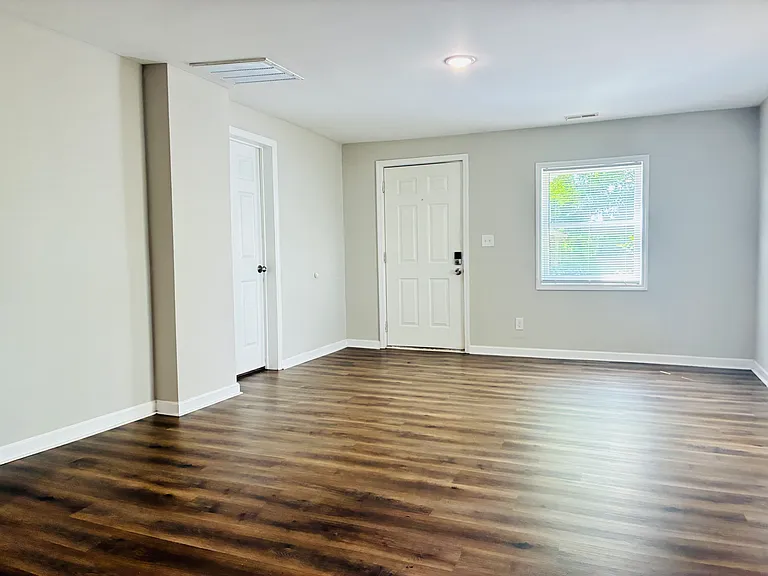 512 Wardell St — Photo 6