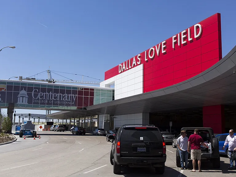 Windsor Fitzhugh is 5 miles from Dallas Love Field.