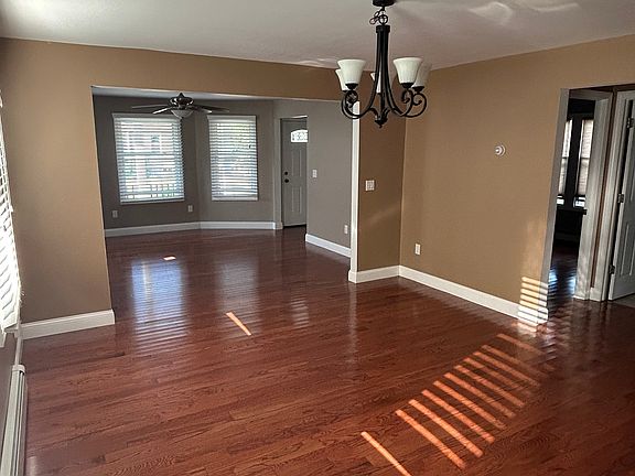 3rd image of 26 Milford St Floor 1