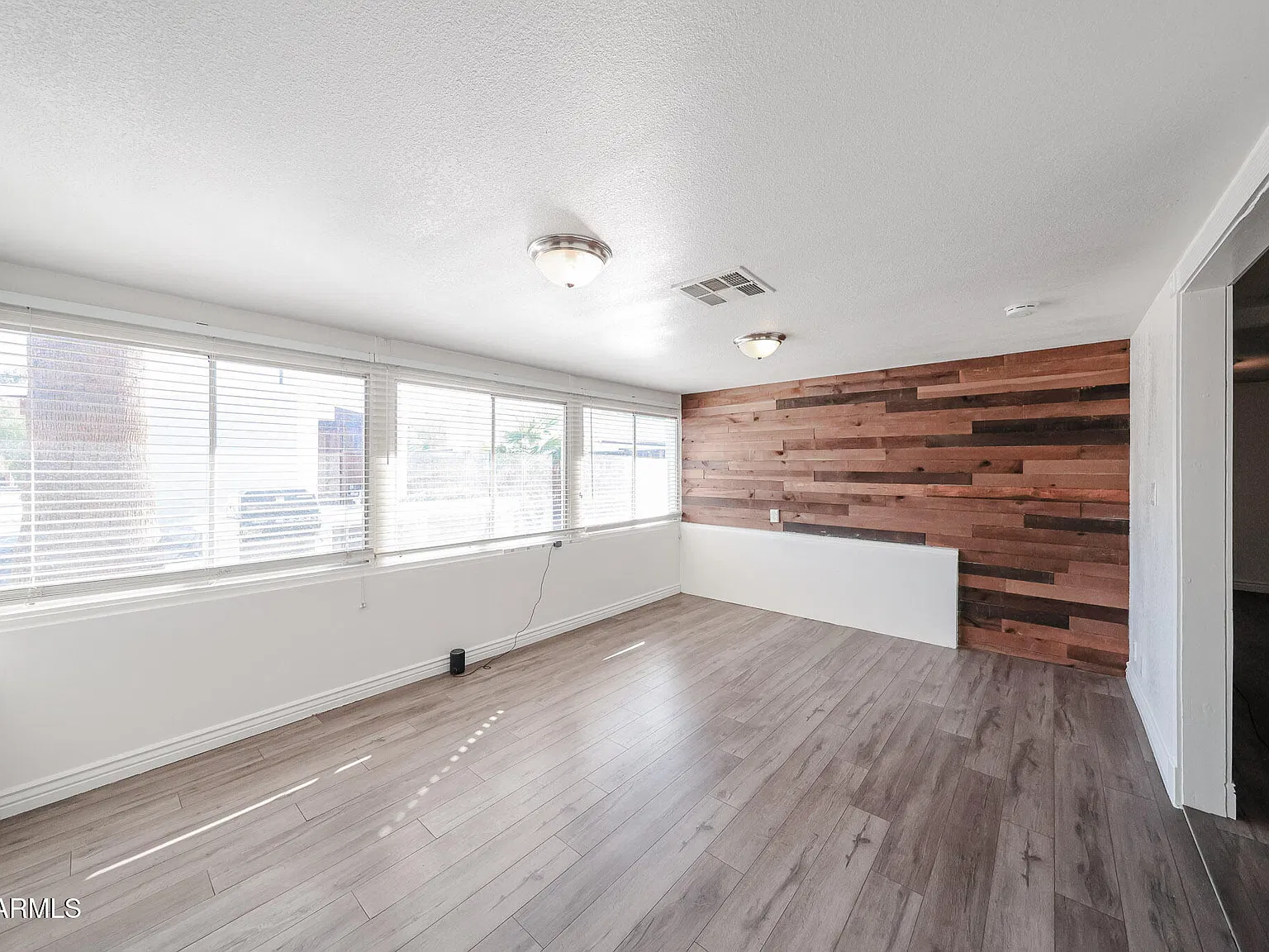 4 bed, 2.0 bath, 1516 sqft, $2,395 — Photo 3