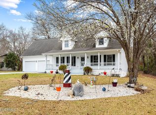 121 White Oak Bluff Rd, Stella, NC 28582