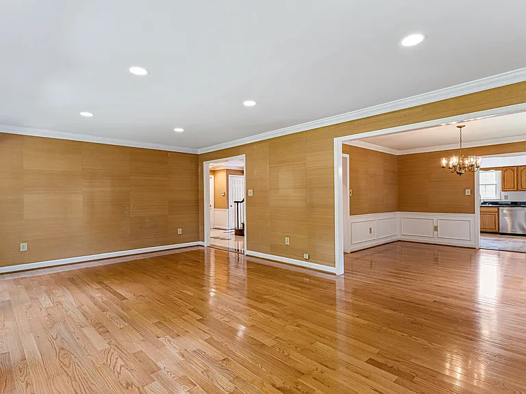 7416 Royal Dominion Dr — Photo 9