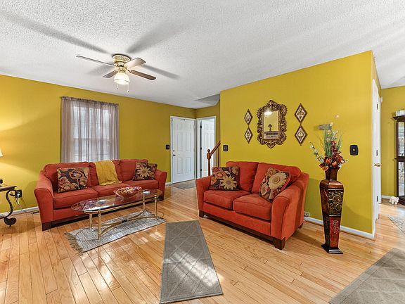 4th image of 855 Springwood Cir