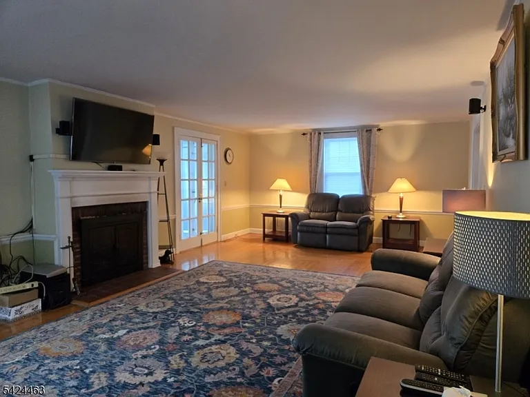 8 Spring Ln — Photo 8