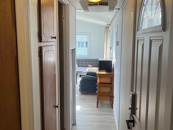 2nd image of 13 Saint Lucia Ln