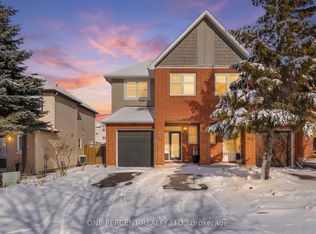 411 Cache Bay Cres, Ottawa, ON K1T 4H3