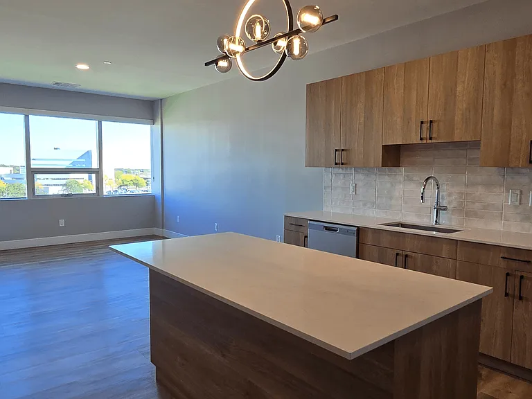 Lindsey Living — Photo 3