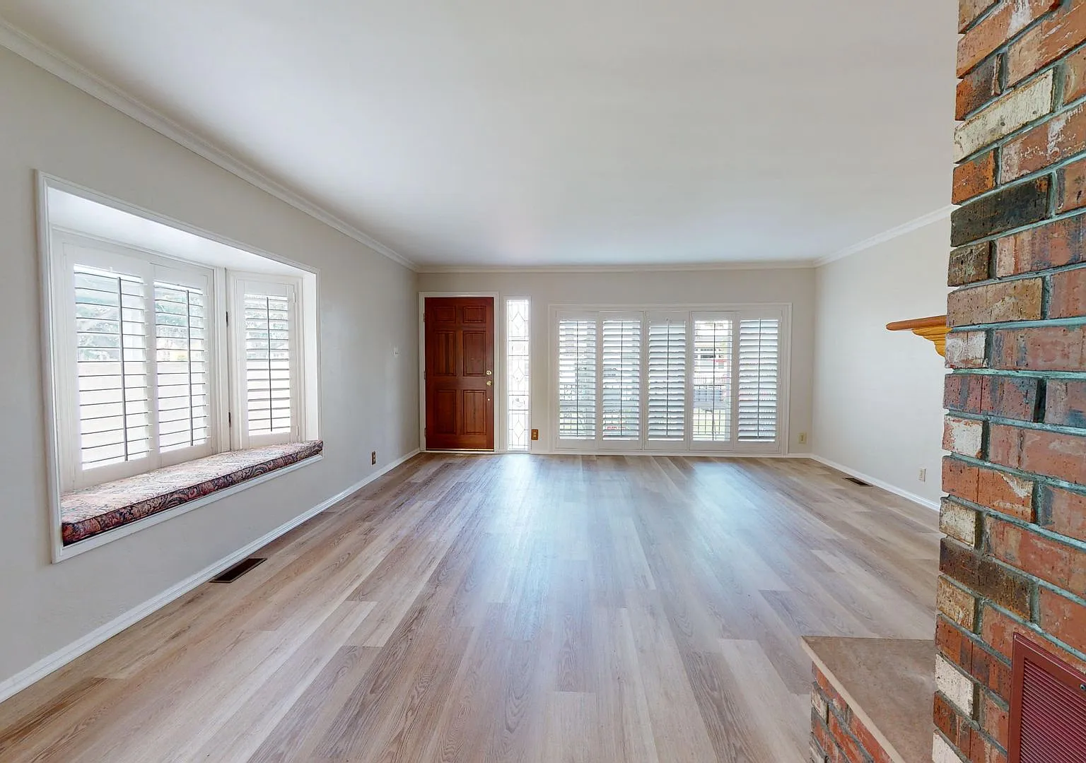 2 Bed, Plus Bonus Room, 2 Bath Coronado Cottage Available for Long Term Lease! Utilities Included! — Photo 3
