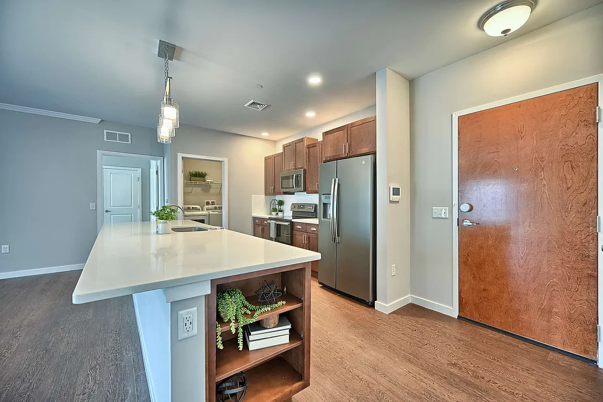 Building Photo - CenterPointe Apartments