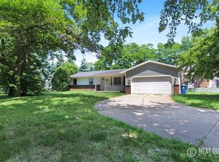 815 Silverleaf St SE, Kentwood, MI 49508