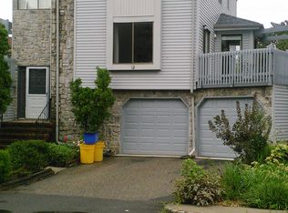 12 Hawthorne Ct, East Brunswick, NJ 08816