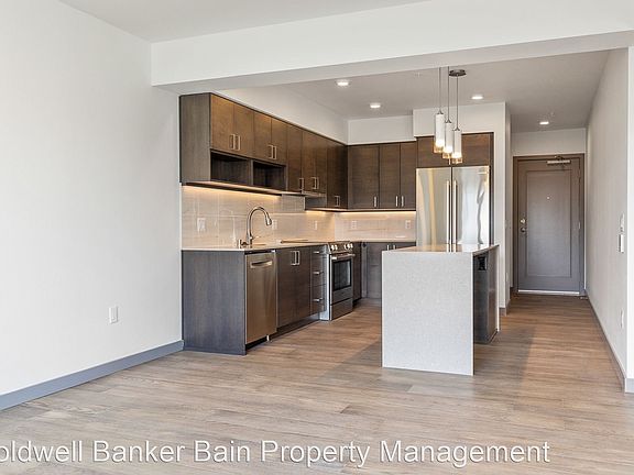 5th image of 1903 NE 128th St Unit 609