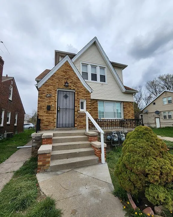15311 Evanston St