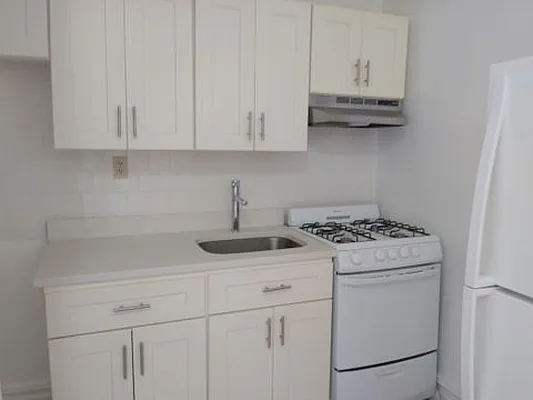 Rented by Picture Realty Inc. | media 24