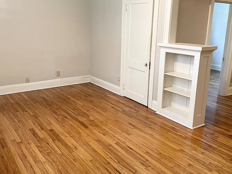 St. Clair Apartments — Photo 3