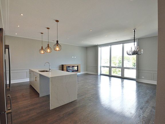 4th image of 2405 W Berenice Ave #301