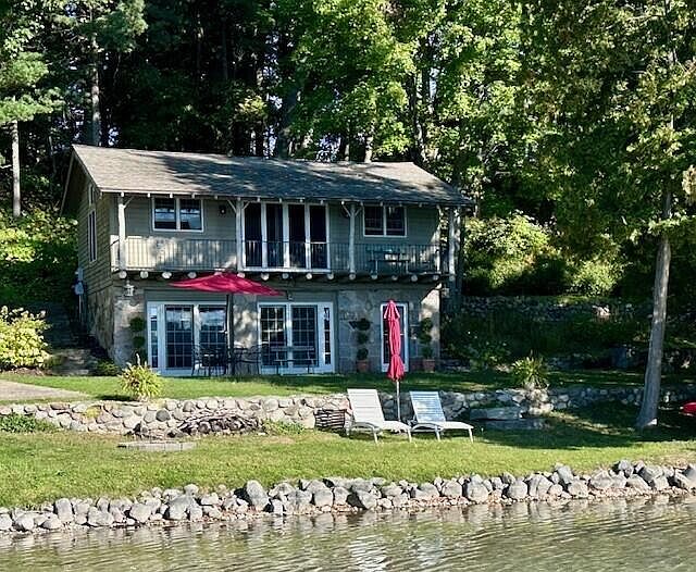 1st image of 11815 Blue Heron Dr