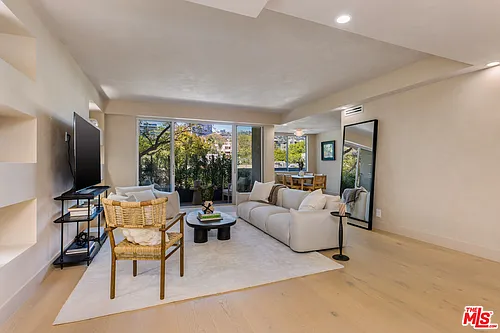 818 N Doheny Dr #205 Photo 1