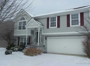 218 Aberdeen Ct, Belleville, MI