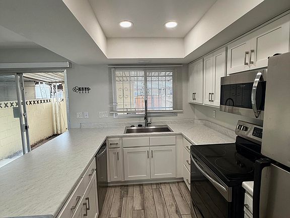 2nd image of 6678 N 43RD Avenue