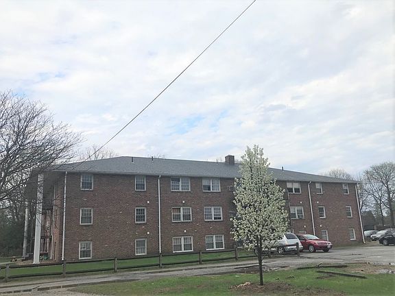 2nd image of 12 Woodman Way APT 10