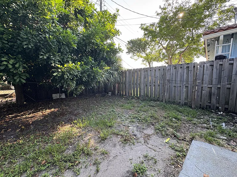 2881 NW 11th Pl — Photo 19