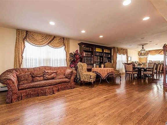 3rd image of 1414 Bay 28th St