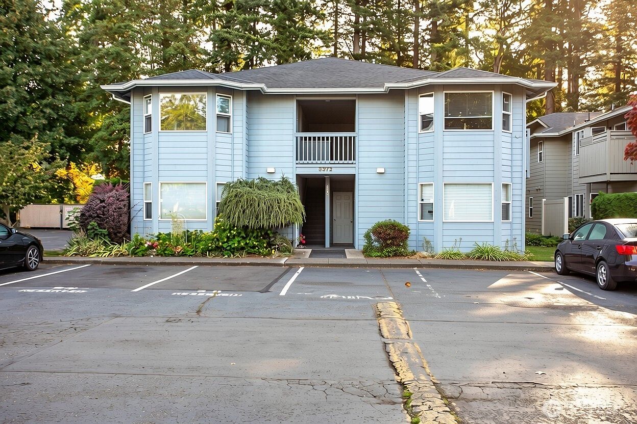 3372 Northwest Avenue #201 — Bellingham Golf & Country Club