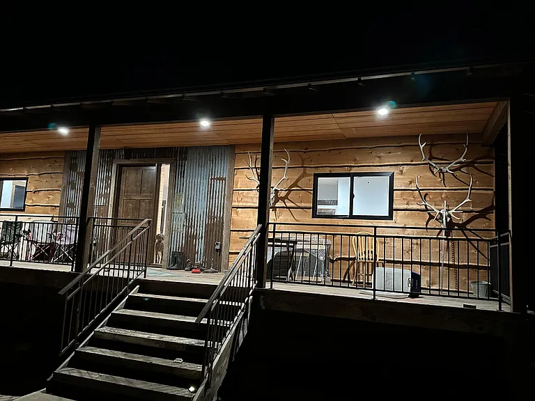 435 NW Strawberry Mount Pl — Photo 2