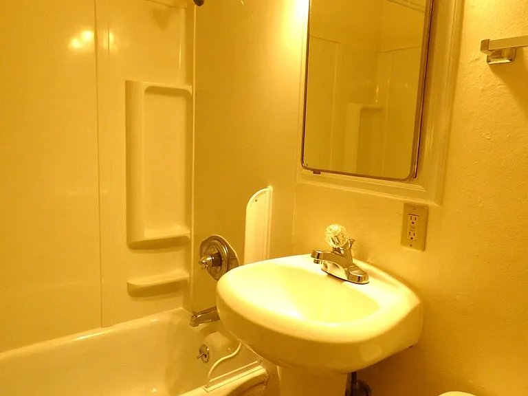 1189 Saginaw St S — Photo 7