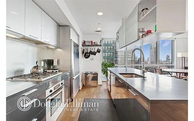 Sold by Douglas Elliman | media 15