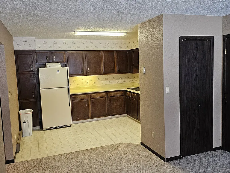 407 S Madison St — Photo 4