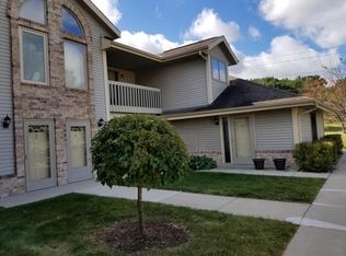 2114 Woodburn Rd, Waukesha, WI 53188