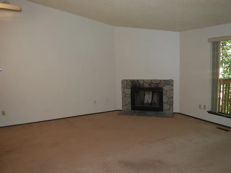 2840 Aegean Ct NE #B — Photo 11